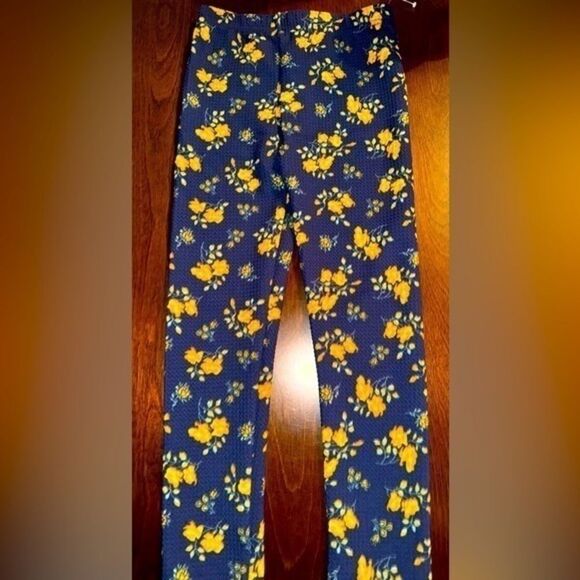 Girls floral leggings -  pretty leggings - size 5T - Picture 1 of 3